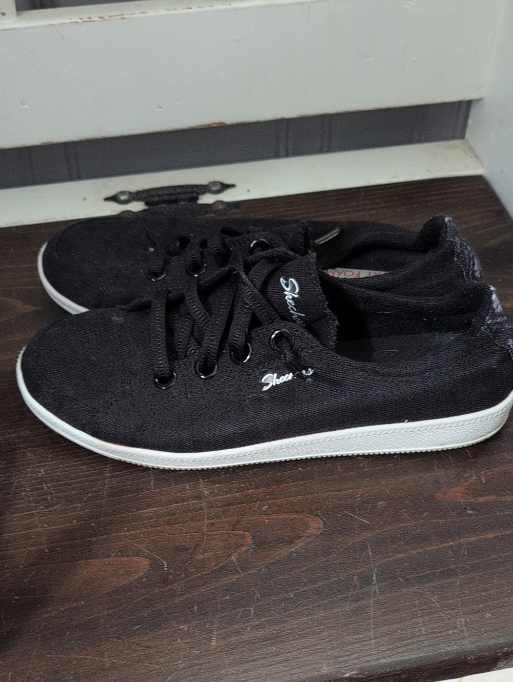 SKECHERS AIR COOLED MEMORY FOAM SLIP ON SHOES